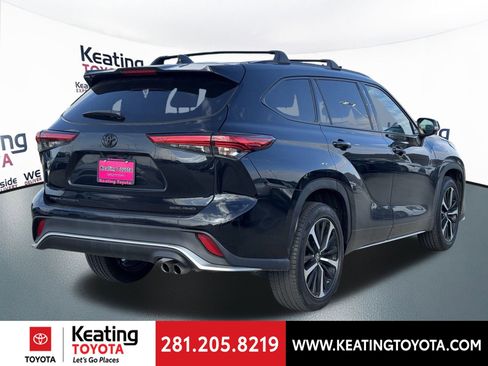 Certified 2022 Toyota Highlander XSE image 3