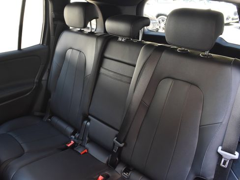 Used 2022 Mercedes-Benz EQB 350 4MATIC image 24