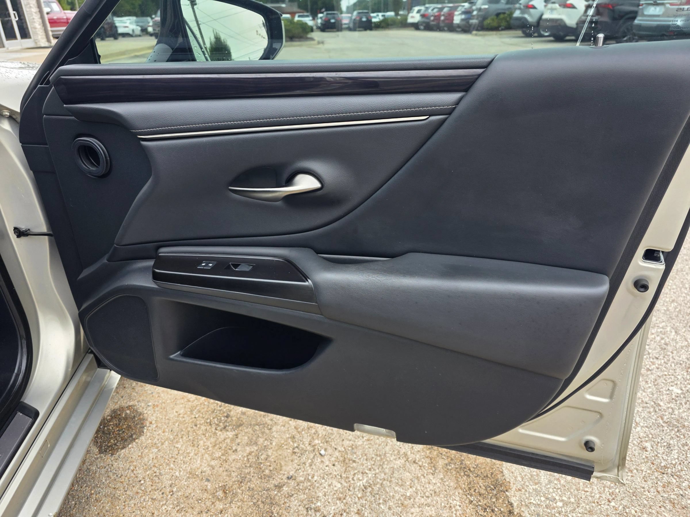 Used 2019 Lexus ES 350 w/ Premium Package FWD image 5
