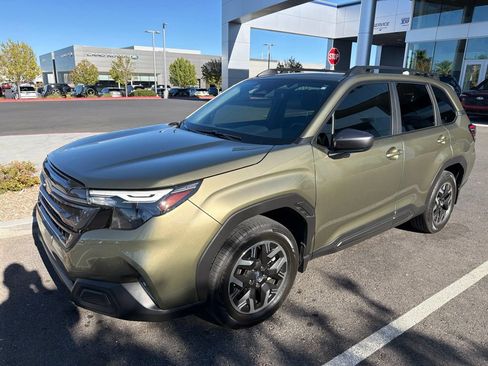 Certified 2025 Subaru Forester Premium AWD/4WD image 30