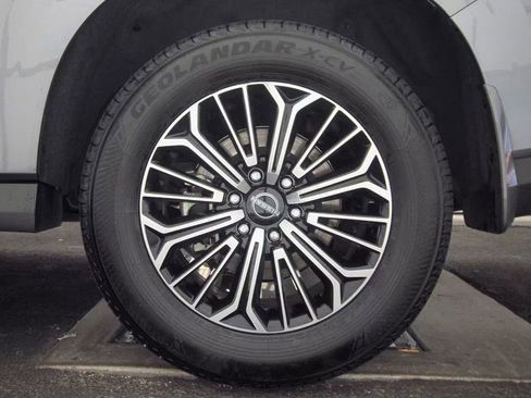 Used 2025 Nissan Armada Platinum image 13