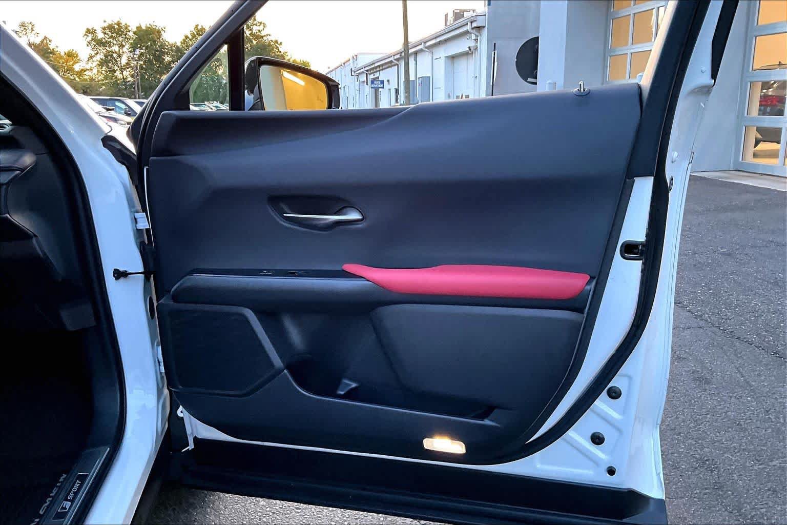 Used 2024 Lexus UX 250h F Sport AWD/4WD image 28