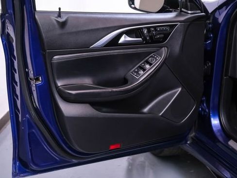 Used 2018 INFINITI QX30 Premium w/ Cargo Package image 40