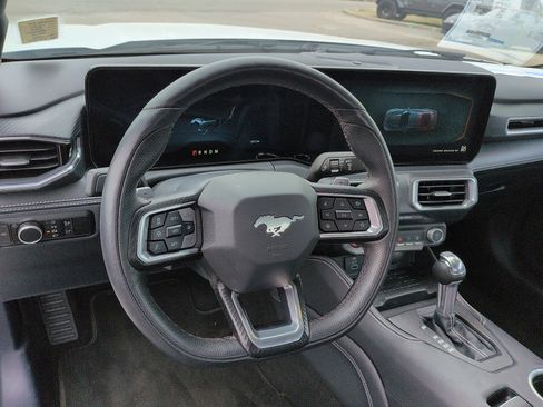 Used 2024 Ford Mustang GT Premium image 9