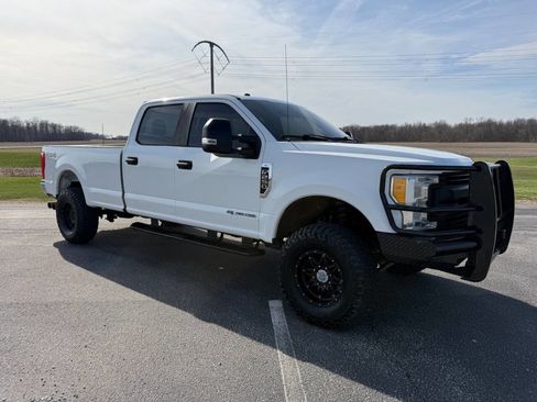 Used 2017 Ford F250 XL w/ Power Equipment Group image 3