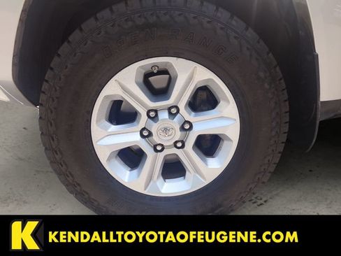 Used 2018 Toyota 4Runner SR5 Premium AWD/4WD image 14