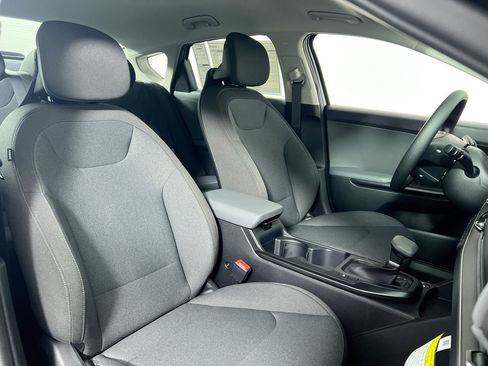 New 2026 Kia K4 FWD image 31