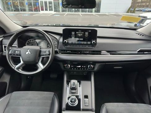 Used 2024 Mitsubishi Outlander SE AWD/4WD image 27