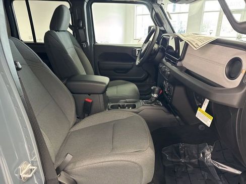 New 2026 Jeep Gladiator Sport image 21