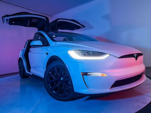 Used 2023 Tesla Model X AWD/4WD image 2