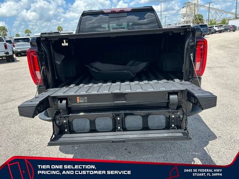 Used 2023 GMC Sierra 1500 Denali w/ Technology Package AWD/4WD image 11
