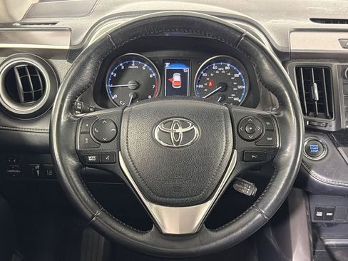 Used 2018 Toyota RAV4 XLE FWD image 25
