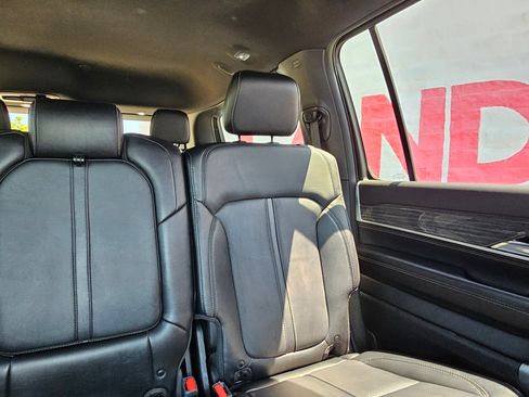 Used 2022 Jeep Wagoneer Series II RWD image 27