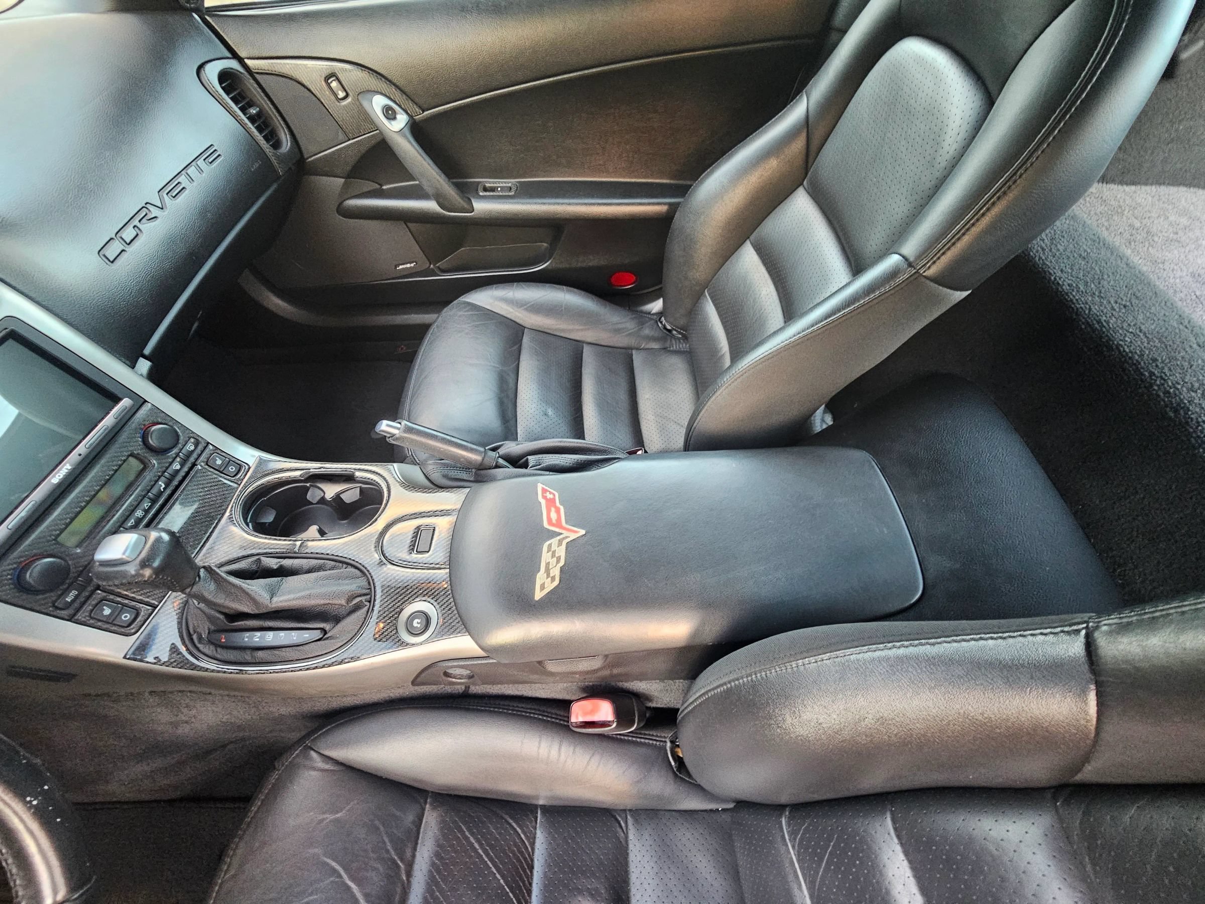 Used 2005 Chevrolet Corvette Coupe w/ Preferred Equipment Group RWD image 26