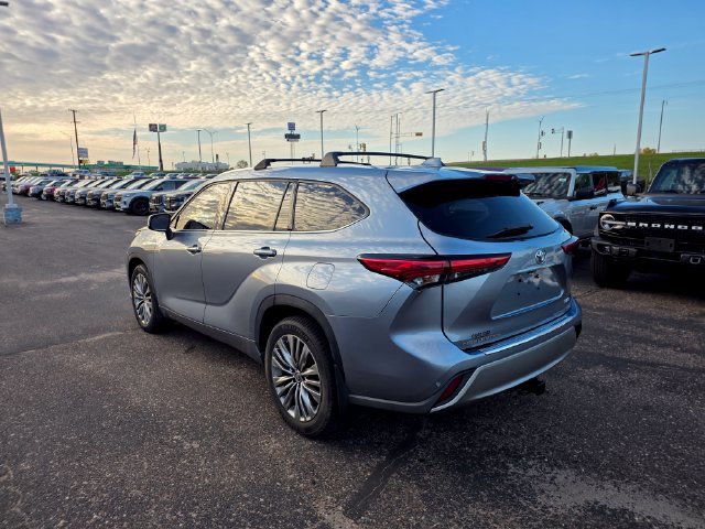 Used 2020 Toyota Highlander Platinum AWD/4WD image 5