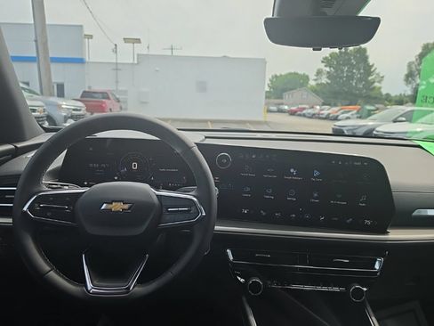 New 2026 Chevrolet Traverse LT w/ Driver Confidence Package FWD image 12