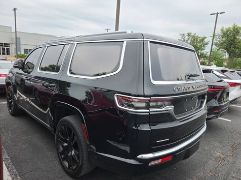 Used 2022 Jeep Grand Wagoneer Series III w/ Rear Seat Video Group 1 AWD/4WD image 4