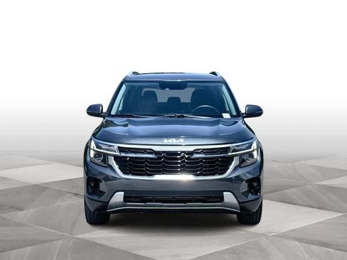 Certified 2024 Kia Seltos EX FWD image 3