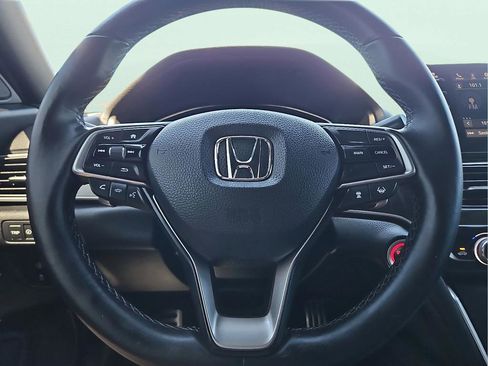 Used 2018 Honda Accord Sport image 19