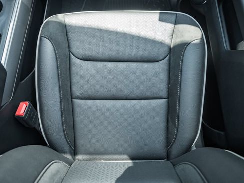 New 2026 RAM 1500 Laramie AWD/4WD image 37