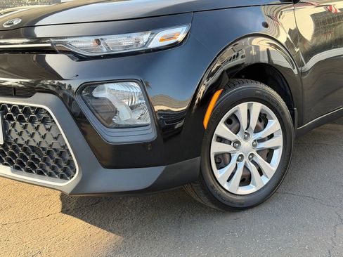 Used 2020 Kia Soul LX image 5