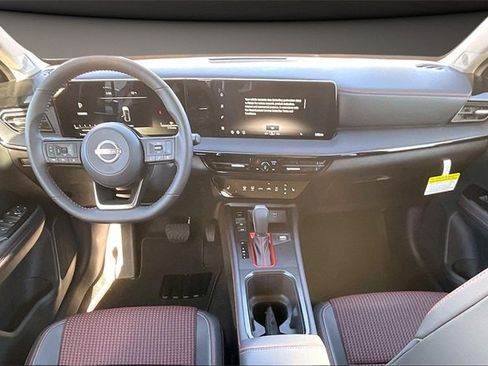 New 2026 Nissan Kicks SR w/ Cold Weather Package image 5