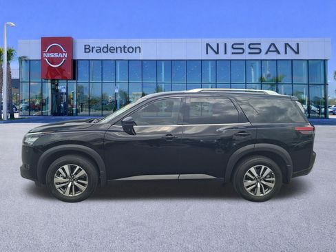 Used 2025 Nissan Pathfinder SL w/ Cargo Package FWD image 8