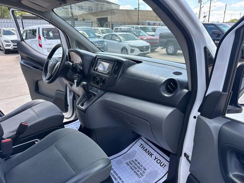 Used 2019 Nissan NV200 S image 35