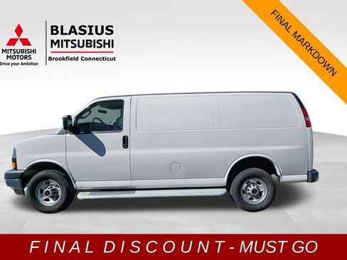 Used 2023 GMC Savana 2500 w/ Driver Convenience Package image 4