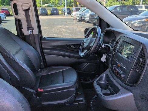 Used 2021 Mercedes-Benz Metris Passenger image 7