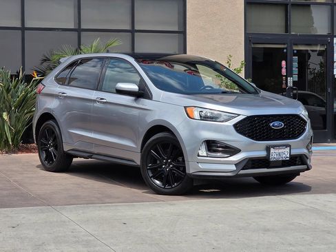 Used 2021 Ford Edge ST-Line w/ Class II Trailer Tow Package AWD/4WD image 3