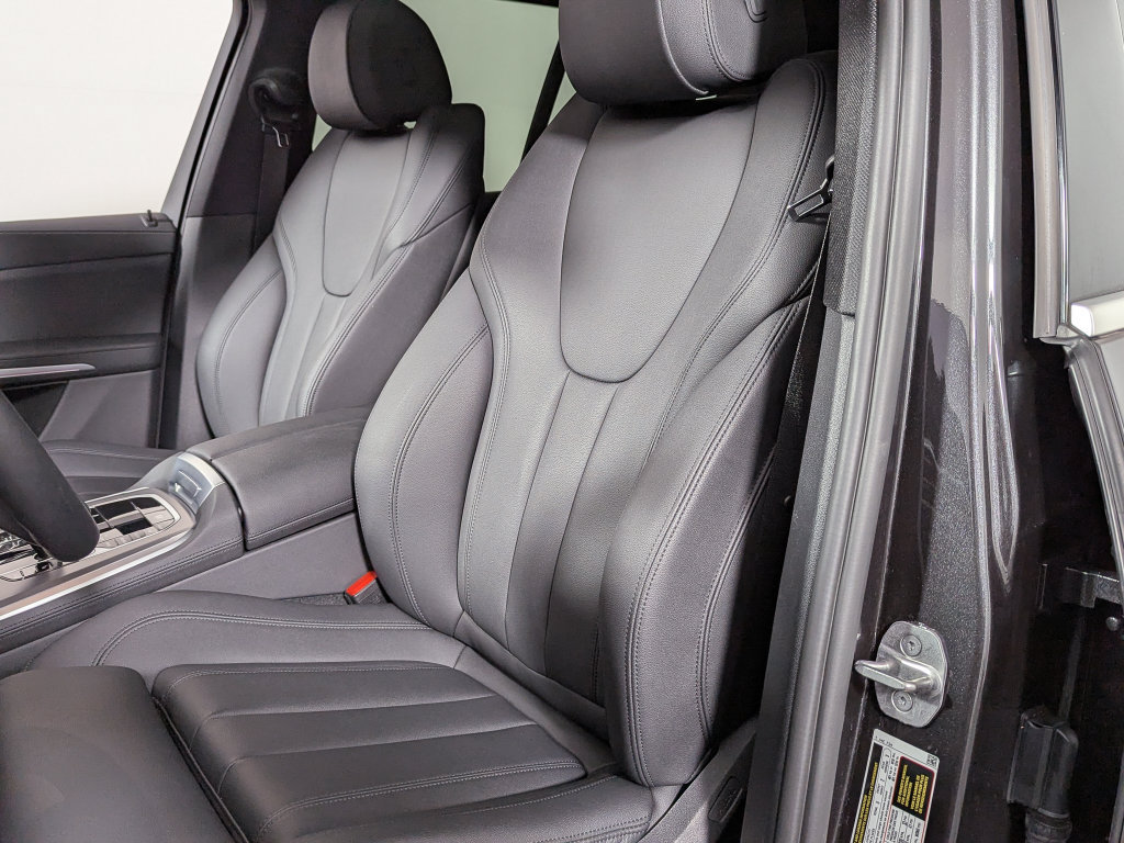 Used 2022 BMW X5 xDrive40i w/ Climate Comfort Package AWD/4WD image 17