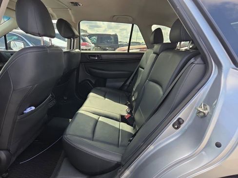 Used 2017 Subaru Outback 3.6R Limited AWD/4WD image 11