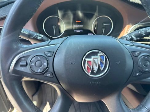 Used 2020 Buick Enclave Avenir w/ Avenir Technology Package FWD image 8