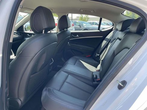 Used 2025 Genesis G70 2.5T RWD image 13