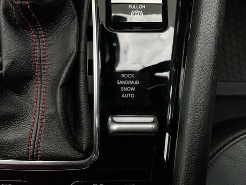 Used 2025 Jeep Compass Trailhawk image 23