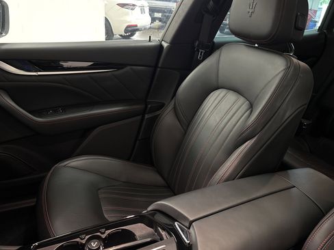 Used 2022 Maserati Levante Modena image 8