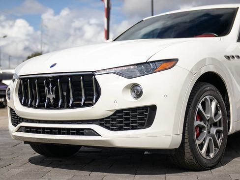 Used 2020 Maserati Levante S AWD/4WD image 5