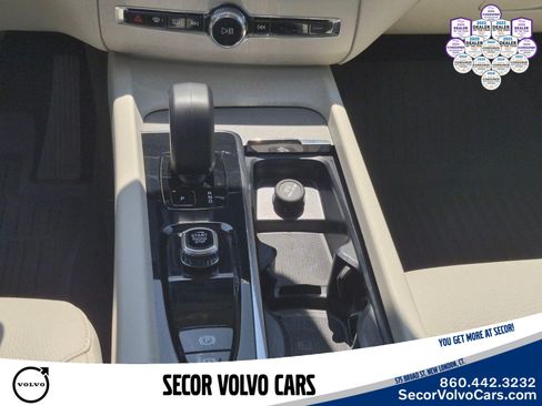 Certified 2023 Volvo XC60 T8 Plus w/ Climate Package AWD/4WD image 17