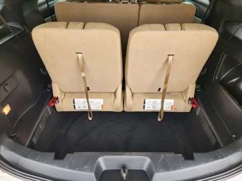 Used 2017 Ford Explorer XLT w/ Equipment Group 202A FWD image 24