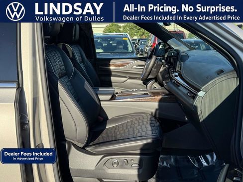 Used 2021 Cadillac Escalade Premium Luxury Platinum w/ Heavy-Duty Trailer Package AWD/4WD image 13