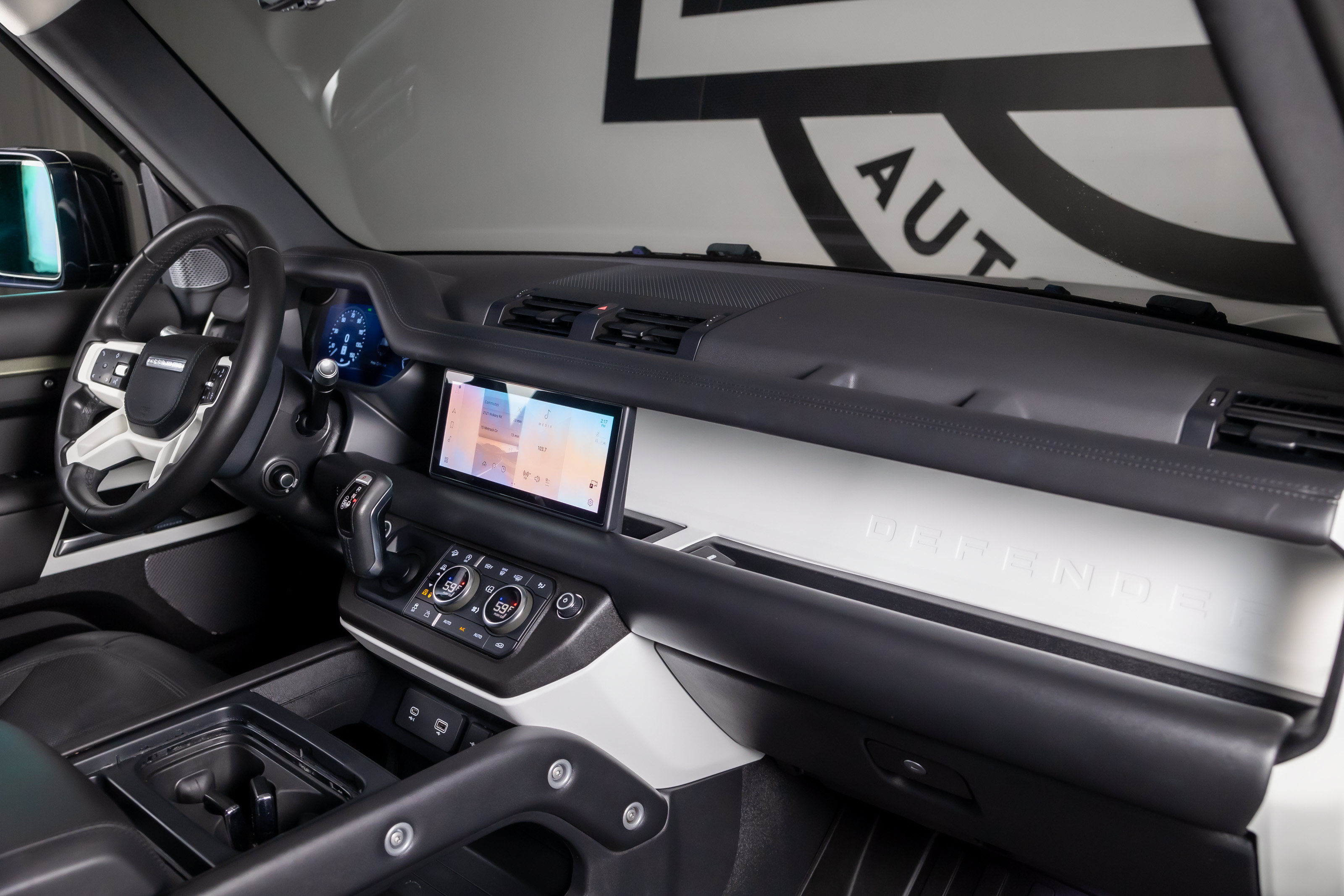 Used 2020 Land Rover Defender 110 HSE AWD/4WD image 22