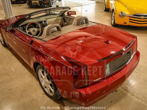 Used 2005 Cadillac XLR RWD image 51