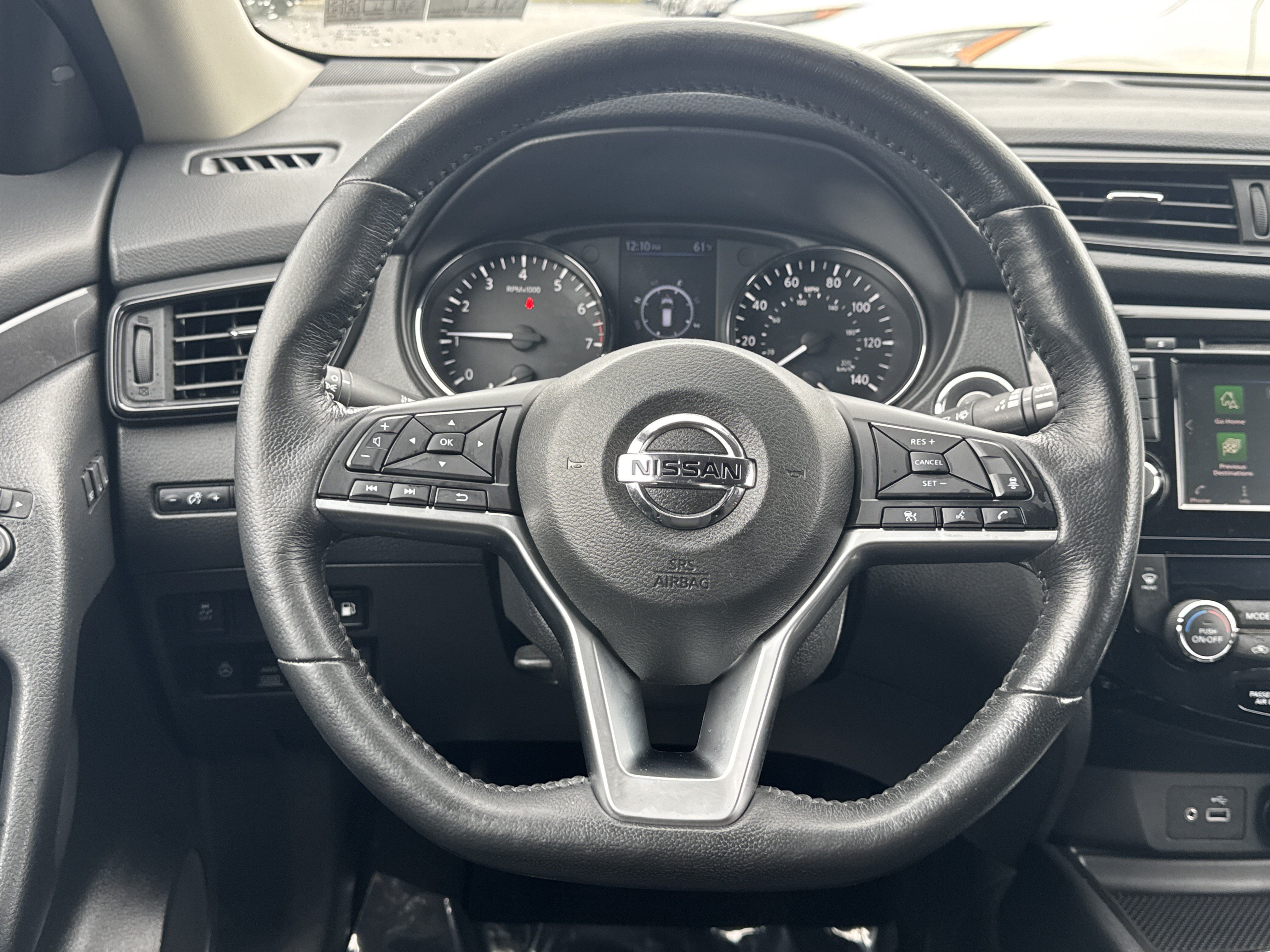 Used 2018 Nissan Rogue SV w/ Premium Package AWD/4WD image 3