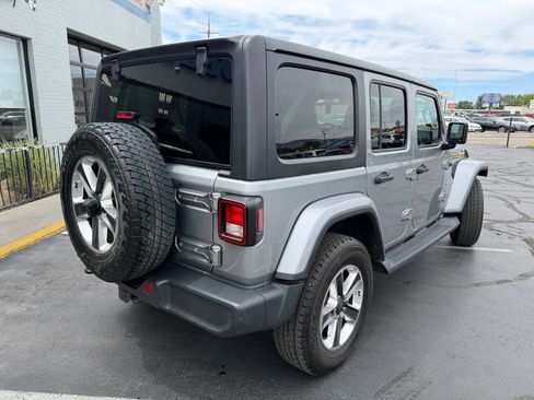 Used 2019 Jeep Wrangler Unlimited Sahara w/ Cold Weather Group AWD/4WD image 7