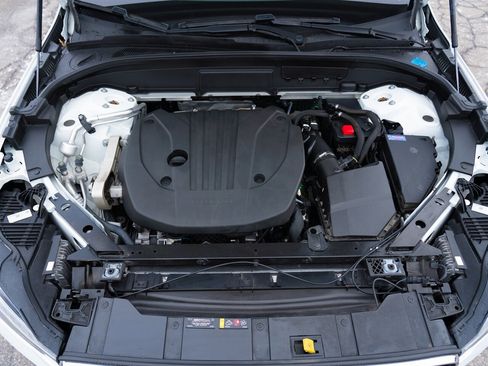 Used 2022 Volvo XC60 B5 Momentum image 13