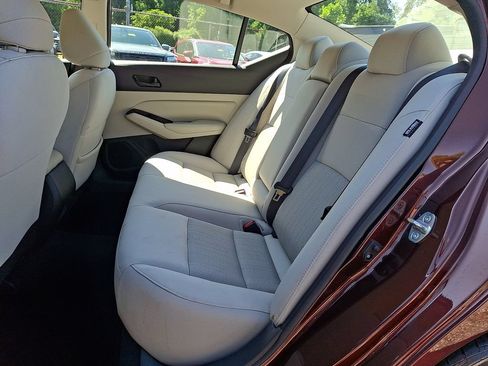 Certified 2023 Nissan Altima 2.5 SV FWD image 11