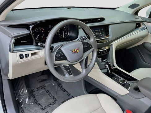 Used 2024 Cadillac XT5 Premium Luxury w/ LPO, Floor Liner Package AWD/4WD image 9