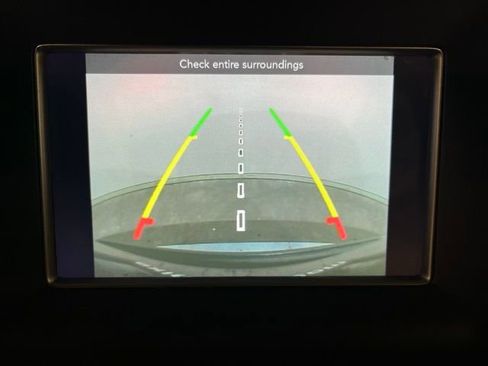 Used 2018 Jeep Grand Cherokee Laredo image 28