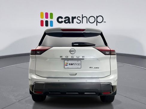 Used 2025 Nissan Rogue SL image 4